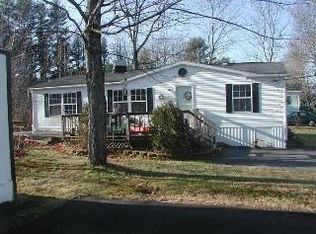 61 Patio Park Ln, Gorham, ME 04038