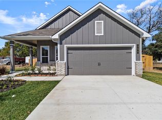 346 10th St, Somerville, TX 77879