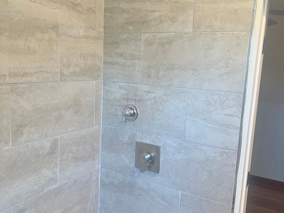 1st image of 66 Tiffany Pl Floor 3