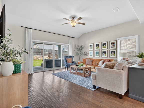 3rd image of 480 Pebble Brook Ln