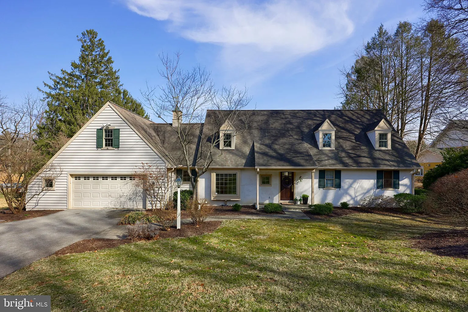 669 Oakwood Ln photo 1