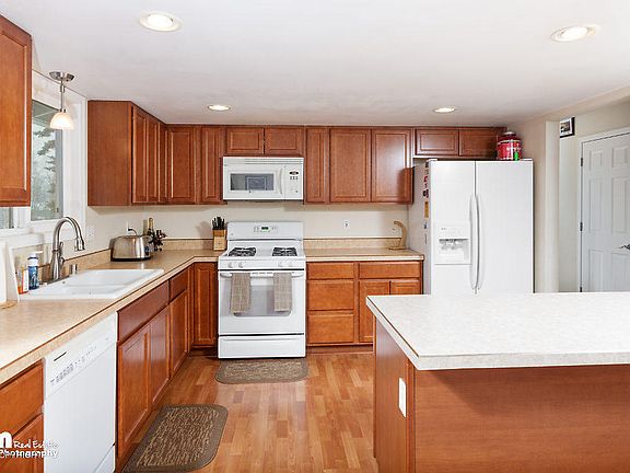 3rd image of 11031 Katlian Dr