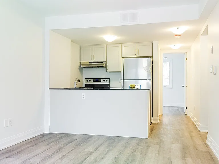 169 Lancaster St W #403 — Photo 29