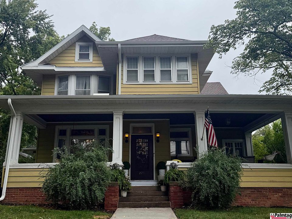 1st image of 223 N 16th St