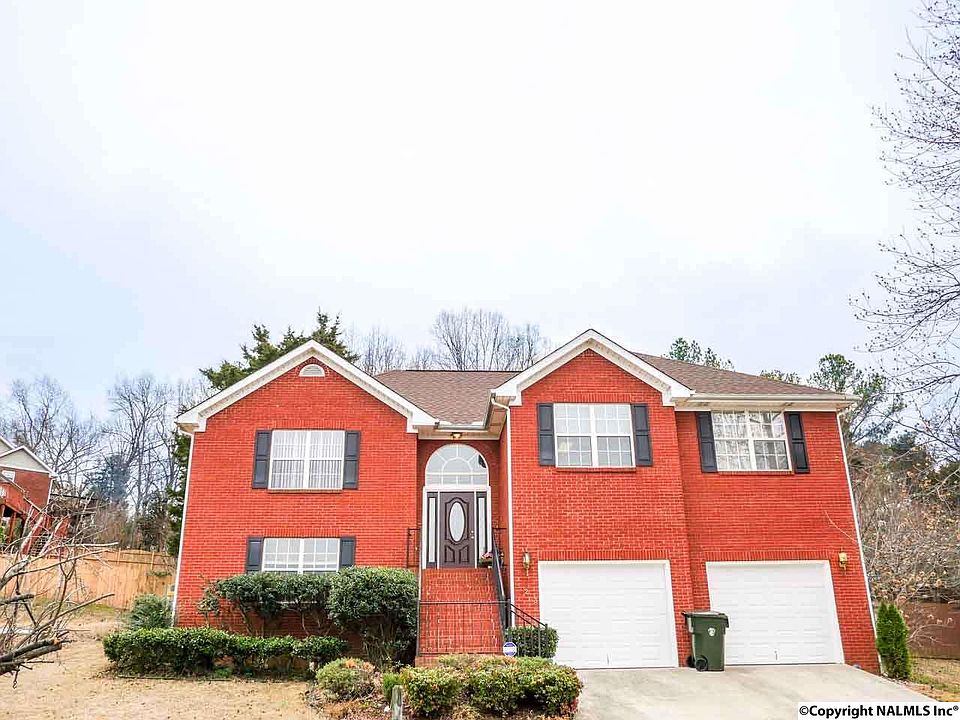1st image of 423 Barrington Hills Dr