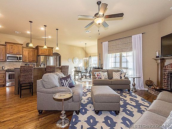 3rd image of 14557 Courtney Dr