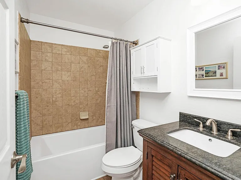 263 E Hollomon St — Photo 25