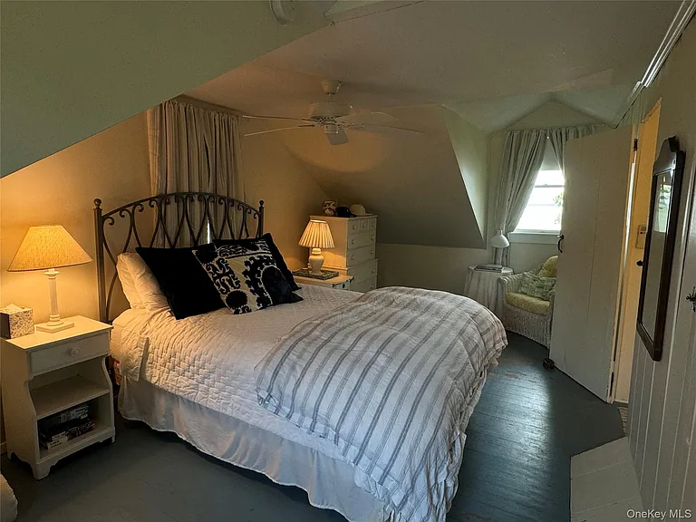 1429 Peconic Bay Blvd — Photo 16