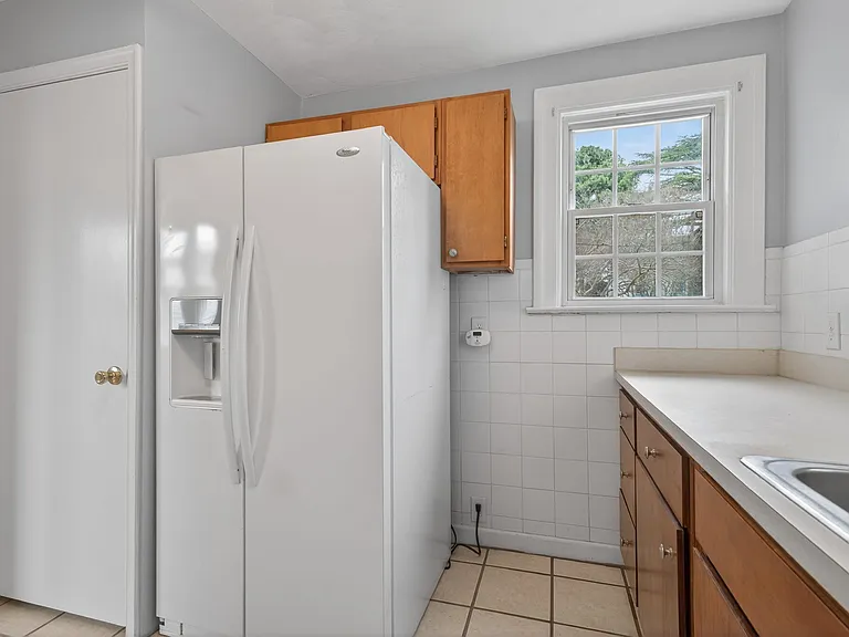 121 W Government Ave #A — Photo 11