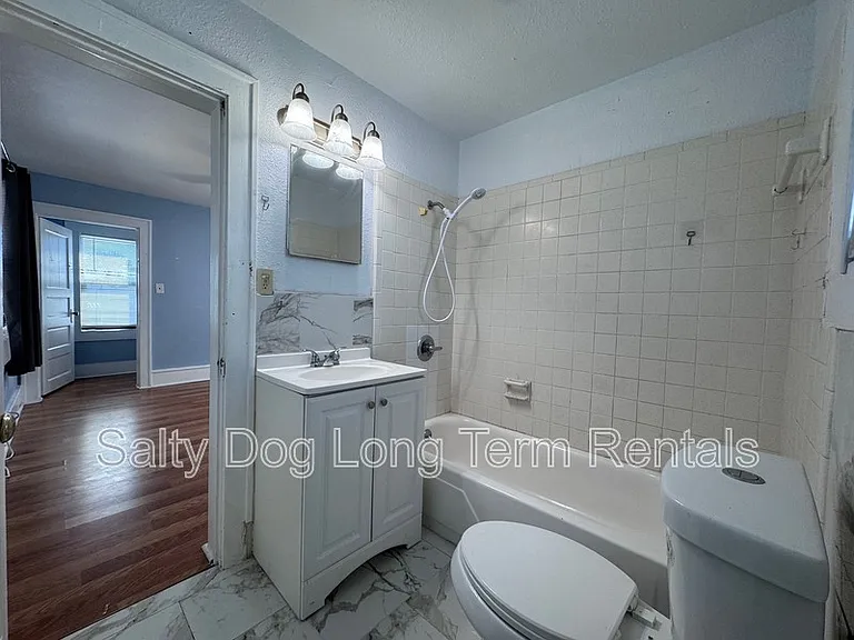 438 N Grandview Ave — Photo 8