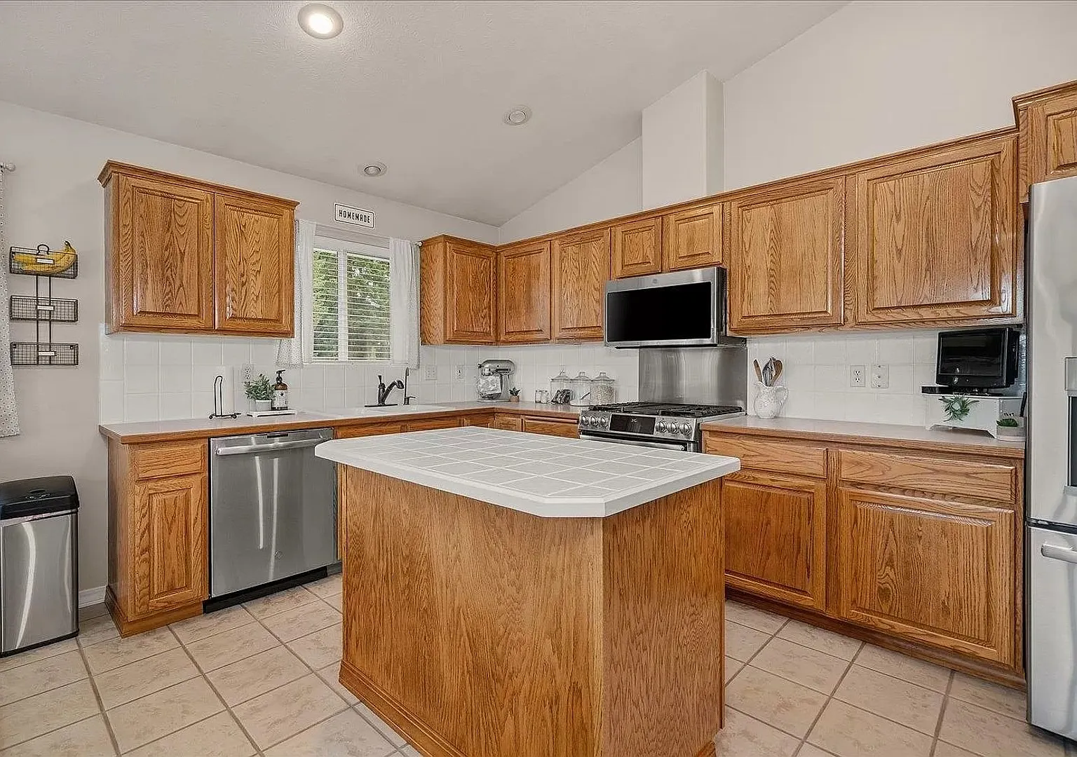 Coming soon! Qualchan Hills Geogeous 4 bed / 4 bath — Photo 3