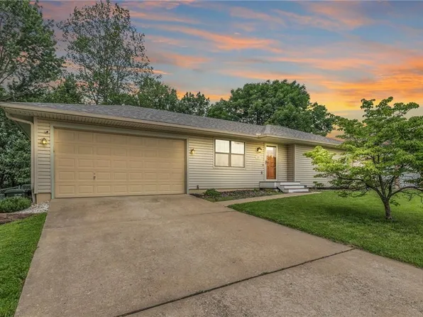 216 S Ridgeview Dr, Warrensburg, MO 64093