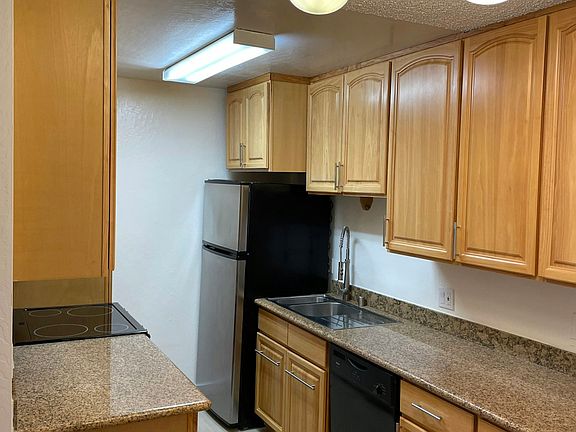 3rd image of 402 Boardwalk Ave APT 9