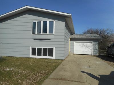 109 2nd Ave NW, Surrey, ND, 58785