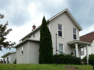 1765 Alta Vista St, Dubuque, IA 52001