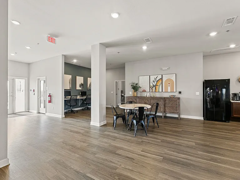 Agave East Apartments — Photo 26