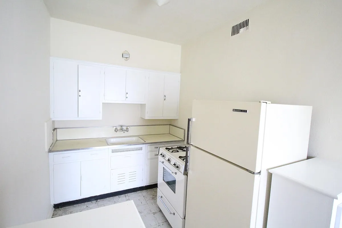 Building Photo - 1001 N Wheeling Ave #205