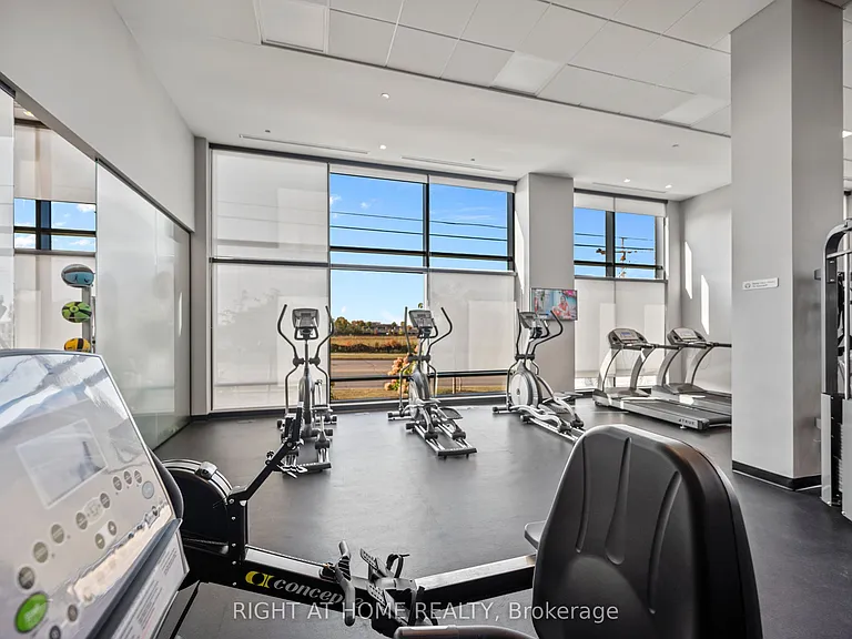681 Yonge St #630 — Photo 15