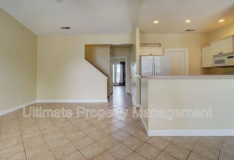 321 S Kerr Ave #102 — Photo 4