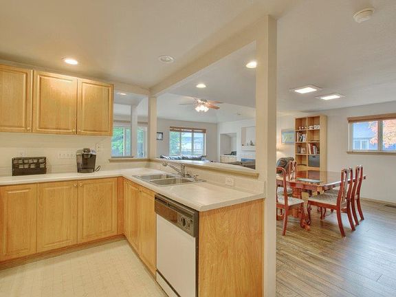4th image of 10917 36th Avenue Ct E