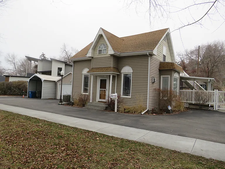 1014 E Franklin St — Photo 2