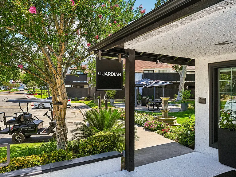 The Beverly Apartment Homes — Photo 19