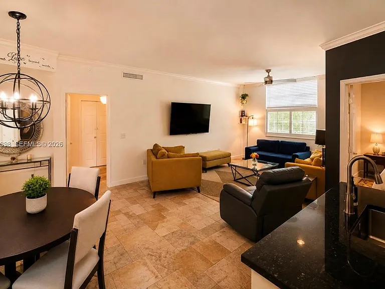 1900 Van Buren St #118B — Photo 4