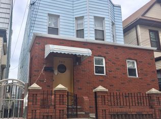 5433 71st St, Maspeth, NY 11378