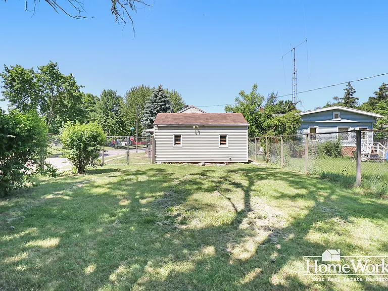 2823 Calhoun St — Photo 2