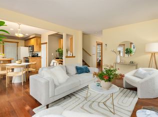 702 NE Day Lily Ln, Bainbridge Island, WA 98110