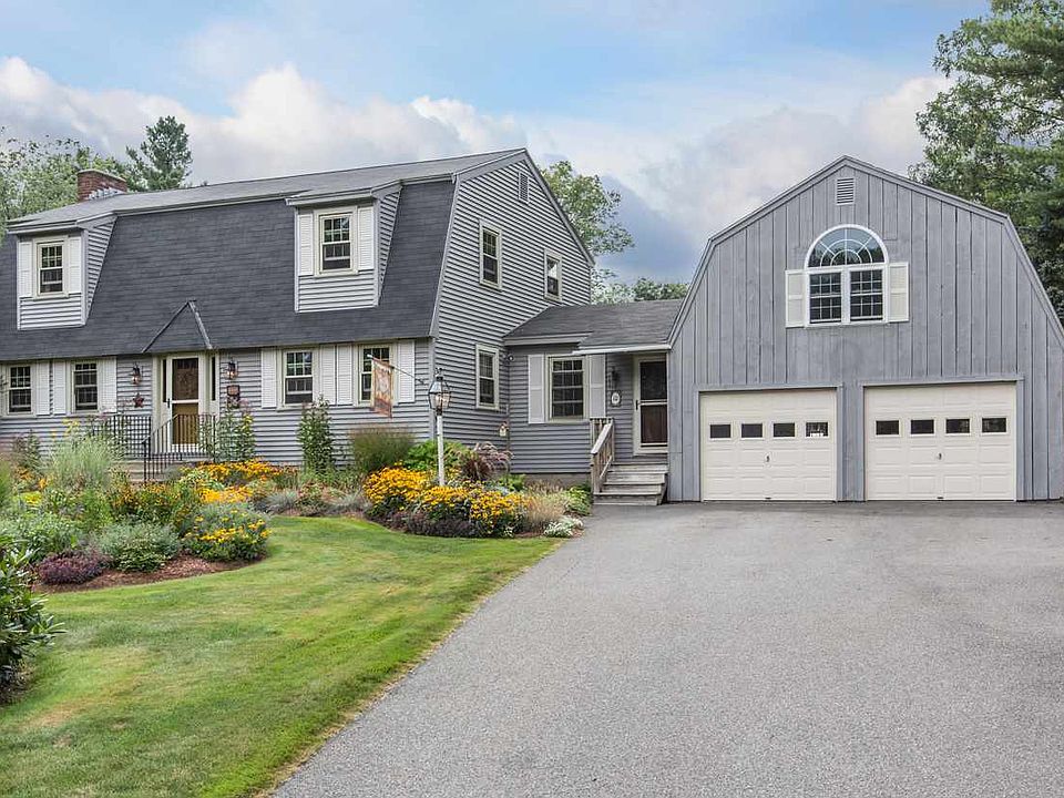 1st image of 10 Beech Hill Dr