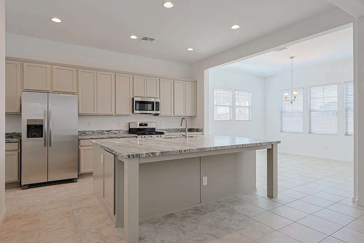 Building Photo - 7671 W Smoketree Dr