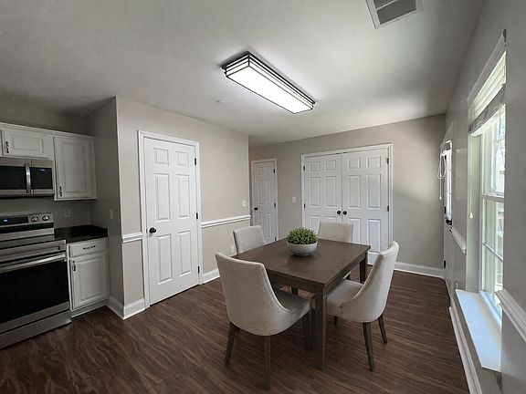 5th image of 1126 Maple Tree Ln