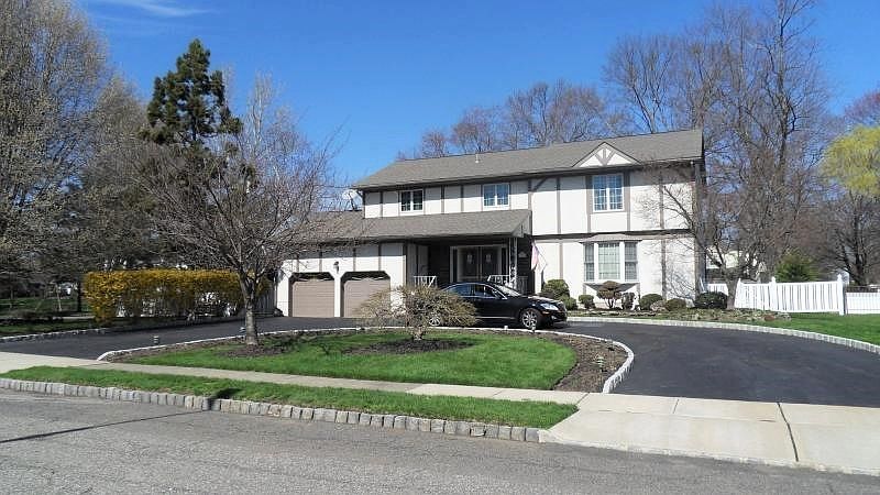 1st image of 1 Mayfair Dr