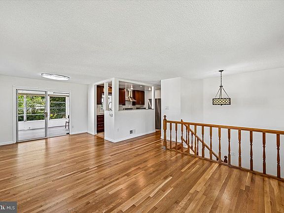 5th image of 6717 Anthony St