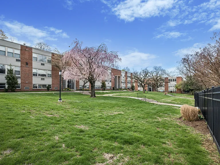 Willow Bend Apartments — Photo 12