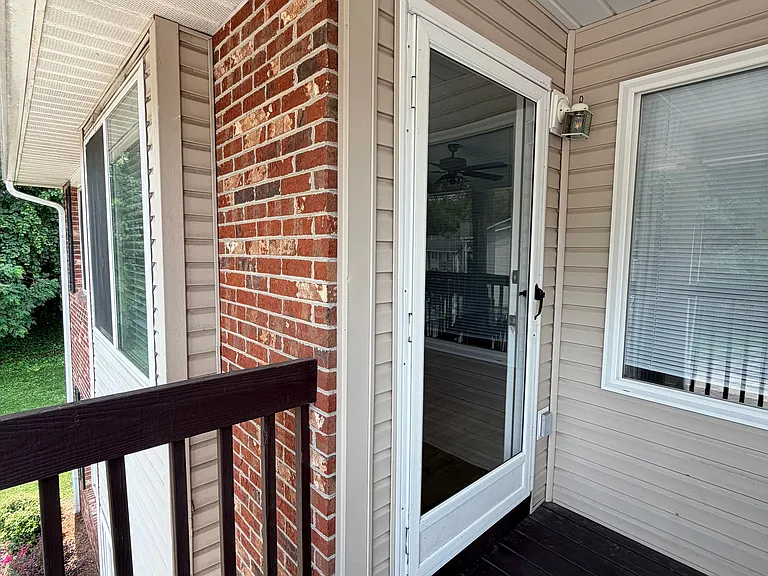 418 Westbrook Ct — Photo 32
