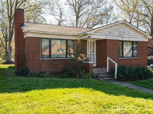 1642 Hawthorne Ln, Charlotte, NC 28205