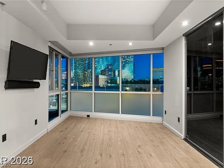 4525 Dean Martin Dr #511 — Photo 14