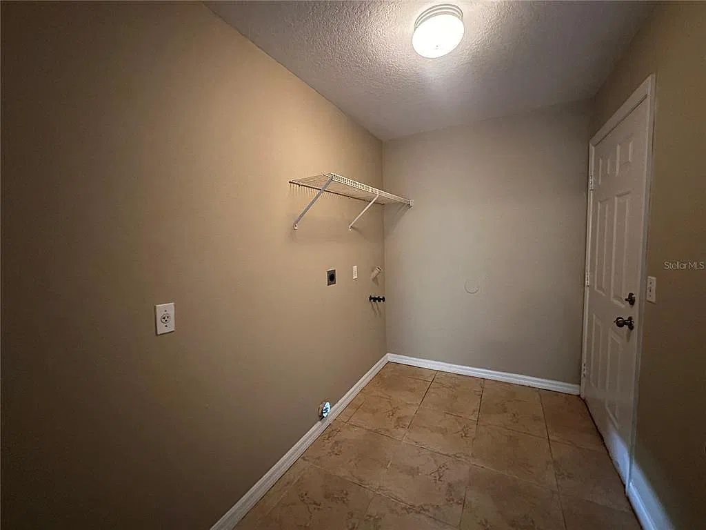 3 bed, 2.0 bath, 1162 sqft, $1,550 — Photo 4