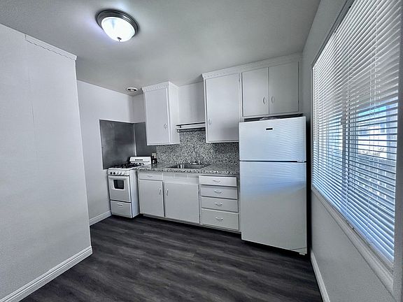 3rd image of 1017 Lochbrae Rd #6