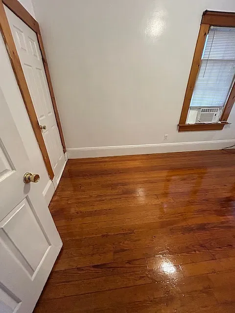 2 bed, 750 sqft, $2,300 — Photo 3