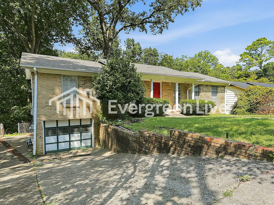 1412 Highland Dr