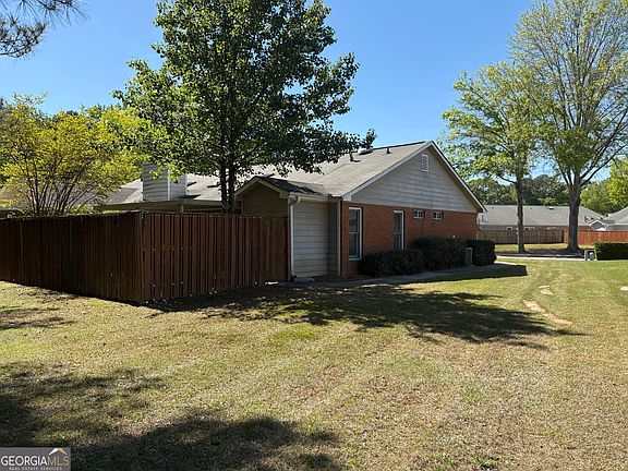 2nd image of 300 Wilbanks Dr