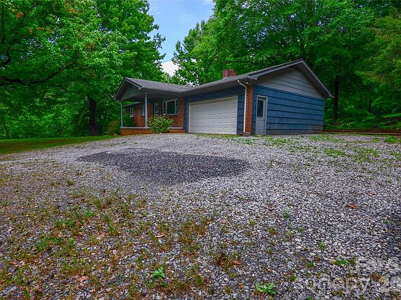 2nd image of 24 Sarabec Hill Rd