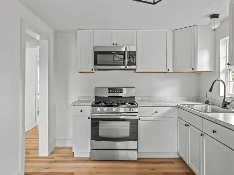 1536 W Atlantic St — Photo 8
