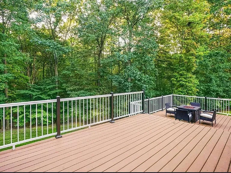 5909 Greenevers Dr — Photo 25