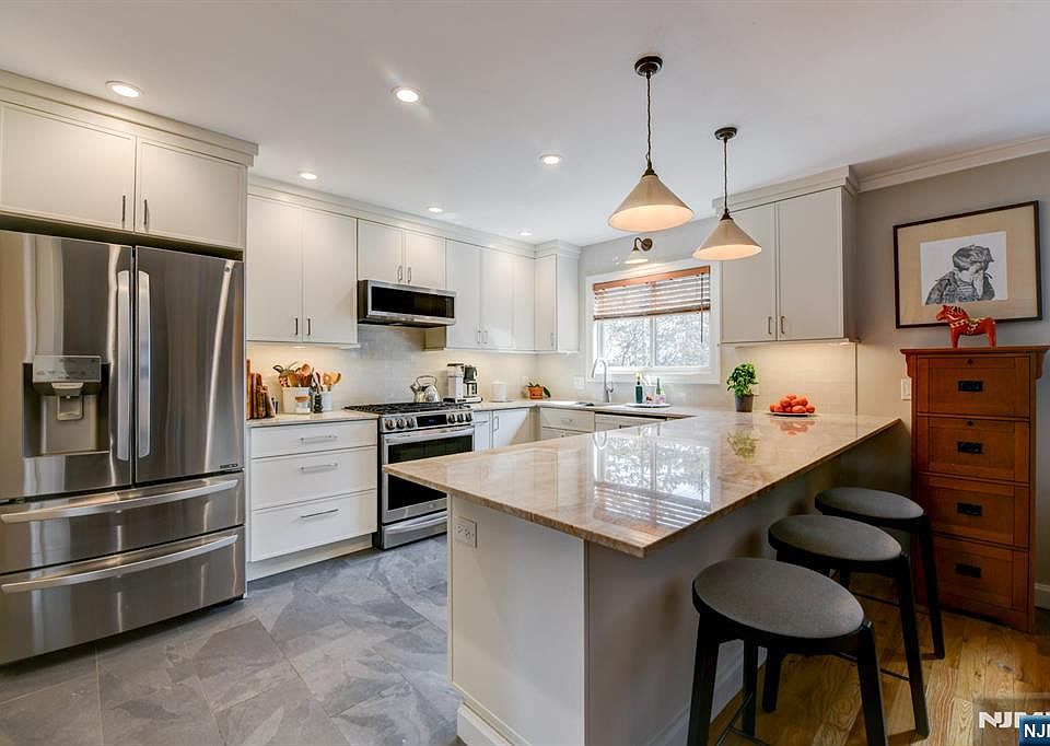 1st image of 598 Sanderling Court