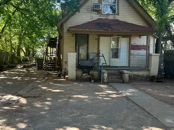 909 SW 7th St, Lawton, OK 73501