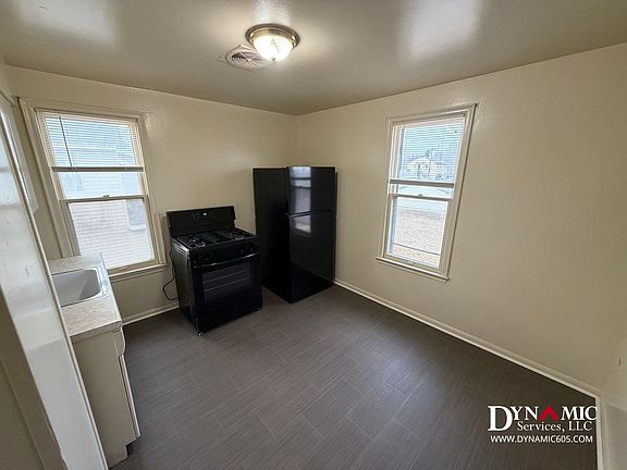 4th image of 233 S Duluth Ave #4